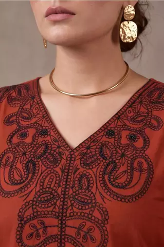 women ethnic motifs regular thread work cotton kurta with trousers