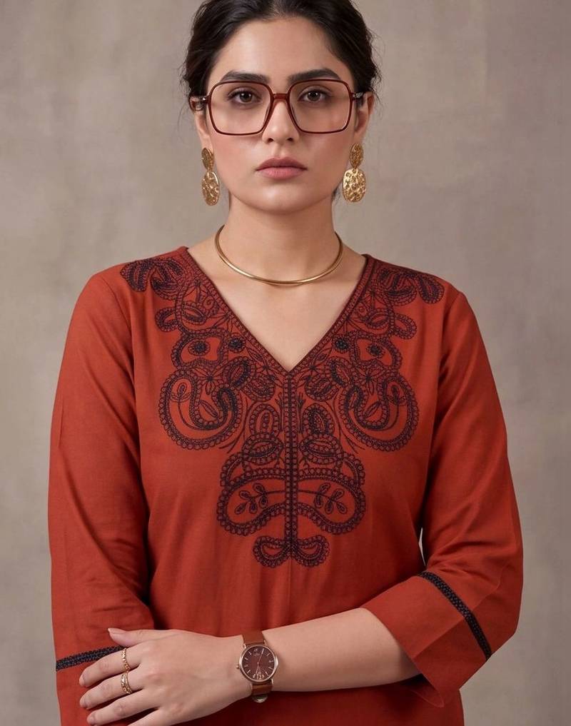 women ethnic motifs regular thread work cotton kurta with trousers