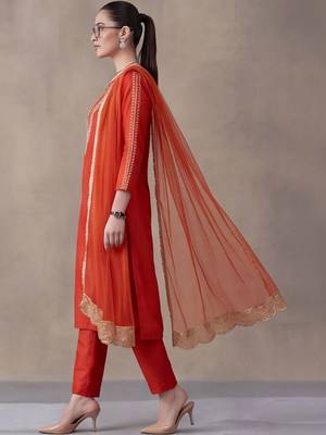 women ethnic motifs embroidered regular thread work kurta trousers & with dupatta 2