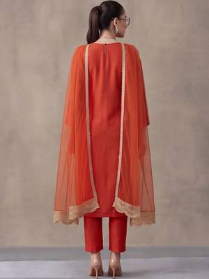women ethnic motifs embroidered regular thread work kurta trousers & with dupatta 3