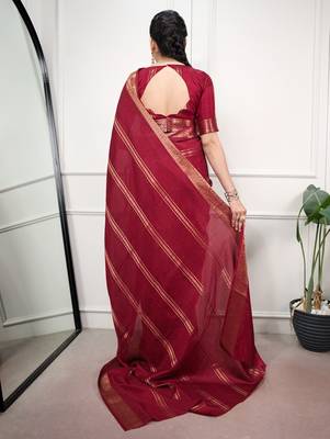 elegant dola silk blend saree with zari weaving and blouse 3
