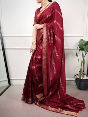 elegant dola silk blend saree with zari weaving and blouse 4
