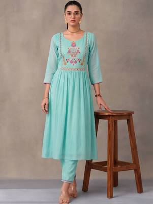 women floral embroidered empire thread work kurta with trousers & with dupatta 5