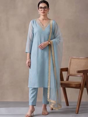 women ethnic motifs embroidered regular thread work kurta with trousers & with dupatta 1