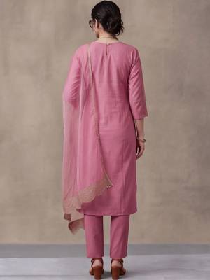 women ethnic motifs embroidered regular thread work kurta with trousers & with dupatta 3