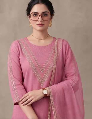 women ethnic motifs embroidered regular thread work kurta with trousers & with dupatta 6