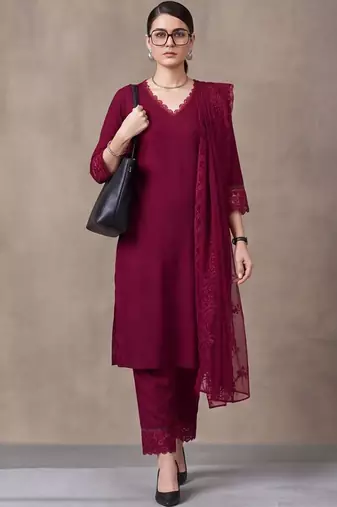 women regular thread work kurta with trousers & with dupatta