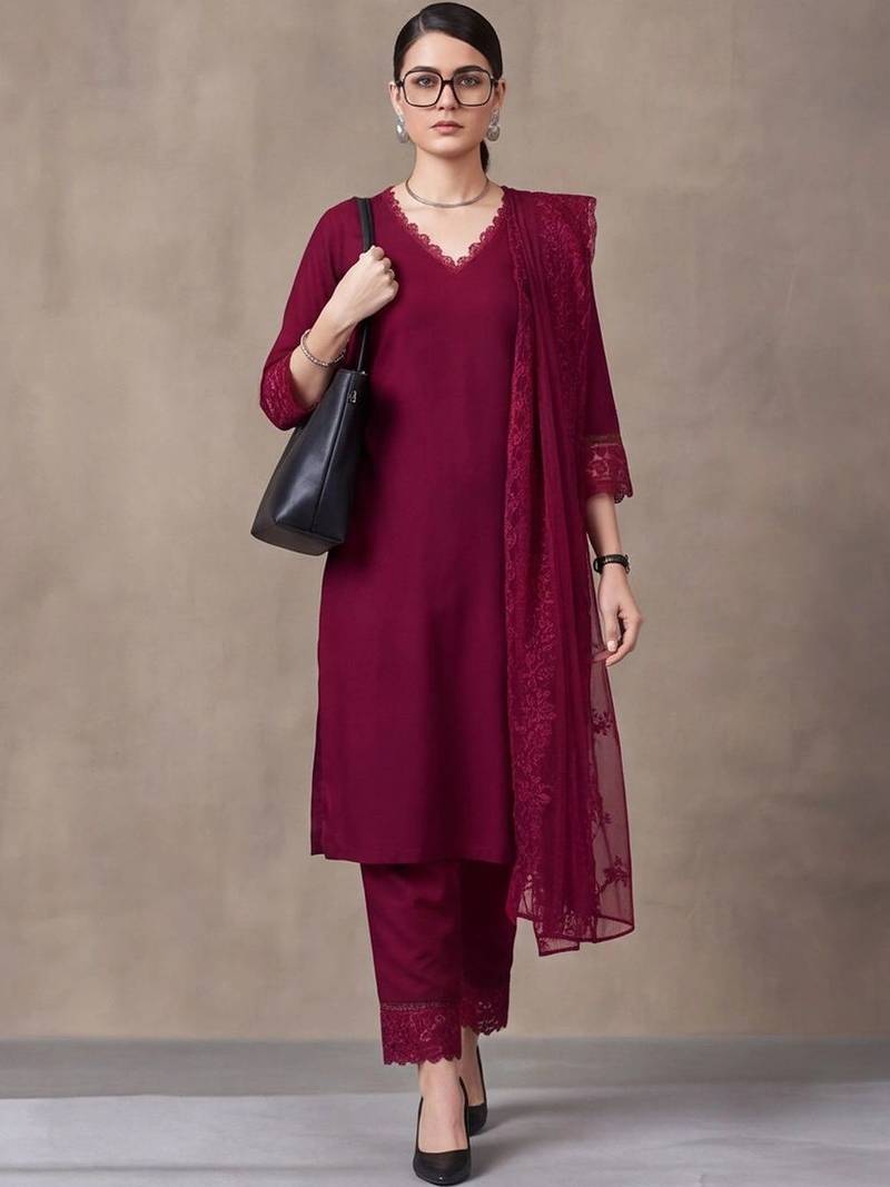 women regular thread work kurta with trousers & with dupatta