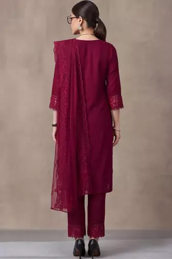 women regular thread work kurta with trousers & with dupatta
