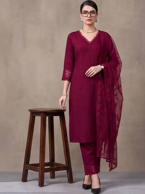 women regular thread work kurta with trousers & with dupatta 5