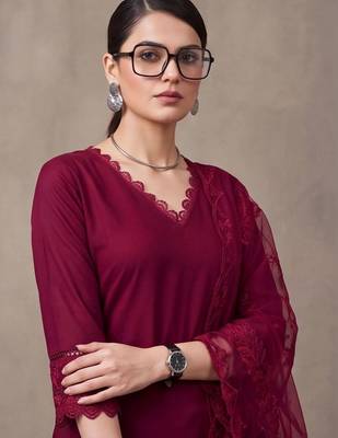 women regular thread work kurta with trousers & with dupatta 6