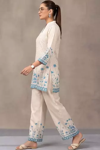 women floral printed regular kurta with trousers