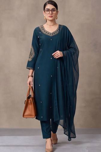 women ethnic motifs embroidered regular thread work kurta with trousers & dupatta