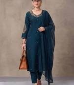 women ethnic motifs embroidered regular thread work kurta with trousers & dupatta