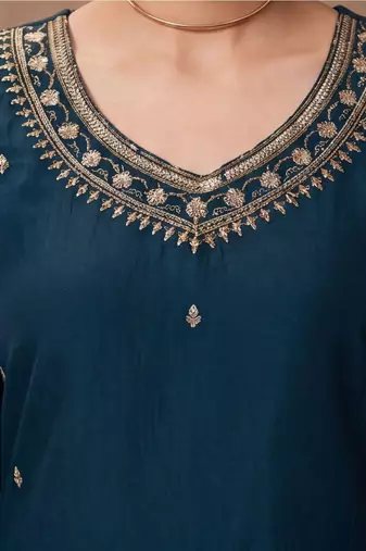 women ethnic motifs embroidered regular thread work kurta with trousers & dupatta