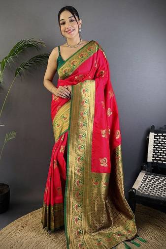 magenta woven design zari banarasi saree with blouse piece