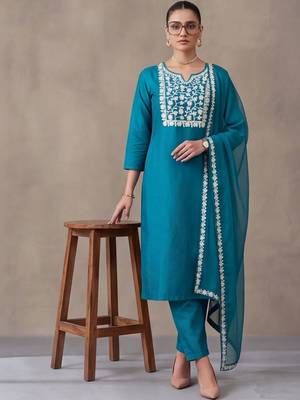 women ethnic motifs embroidered regular thread work kurta with trousers & with dupatta 1