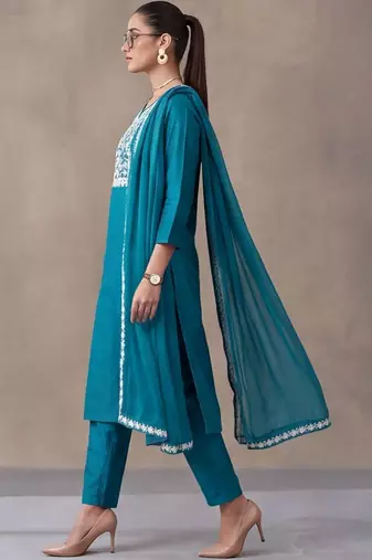 women ethnic motifs embroidered regular thread work kurta with trousers & with dupatta