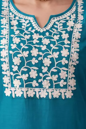 women ethnic motifs embroidered regular thread work kurta with trousers & with dupatta