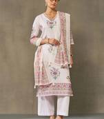 women floral printed regular kurta with trousers & with dupatta