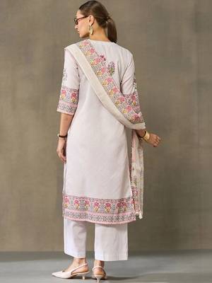 women floral printed regular kurta with trousers & with dupatta 3
