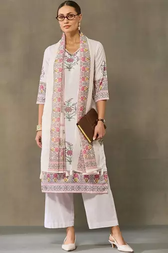 women floral printed regular kurta with trousers & with dupatta