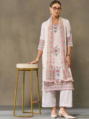 women floral printed regular kurta with trousers & with dupatta 6