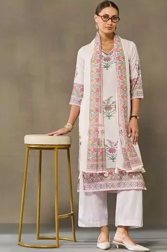 women floral printed regular kurta with trousers & with dupatta