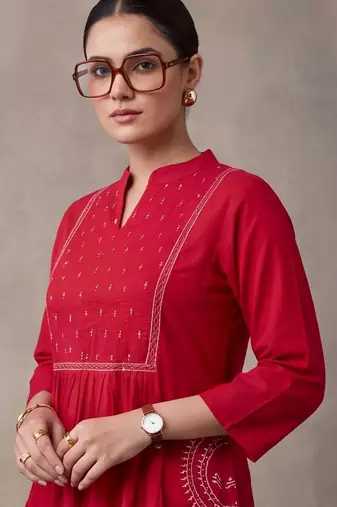 women ethnic motifs embroidered regular beads and stones cotton kurta with trousers & with