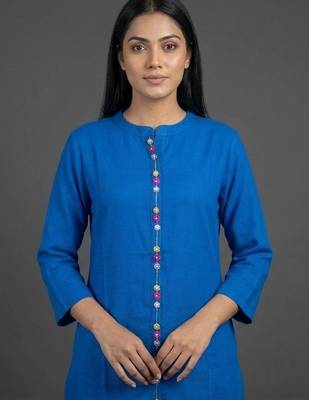 women regular kurta with trousers 2