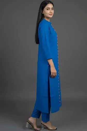 women regular kurta with trousers
