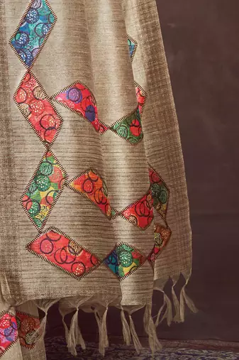 beige bandhani embroidered tussar saree