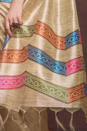 beige bandhani print tussar saree