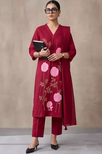 women floral embroidered regular thread work cotton kurta with trousers & with dupatta