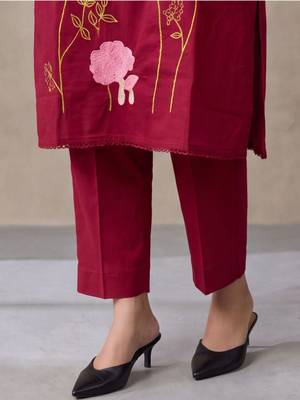 women floral embroidered regular thread work cotton kurta with trousers & with dupatta 6