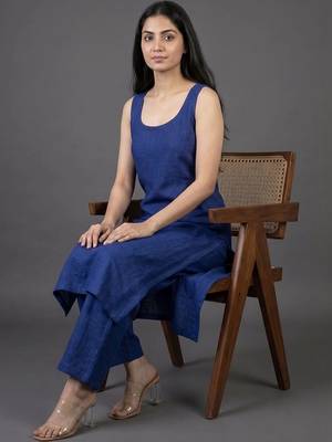 women shoulder strap straight kurta with trousers & dupatta 6