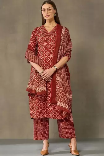women printed regular cotton kurta with trousers & with dupatta