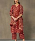 women printed regular cotton kurta with trousers & with dupatta