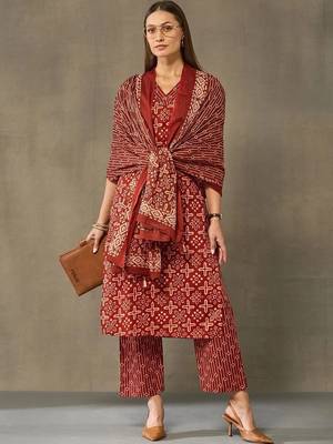 women printed regular cotton kurta with trousers & with dupatta 5