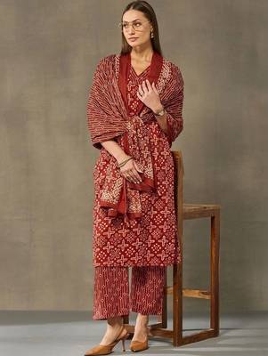 women printed regular cotton kurta with trousers & with dupatta 6