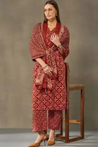 women printed regular cotton kurta with trousers & with dupatta