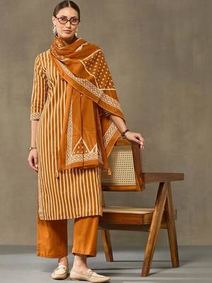 women printed regular cotton kurta with palazzos & with dupatta 5