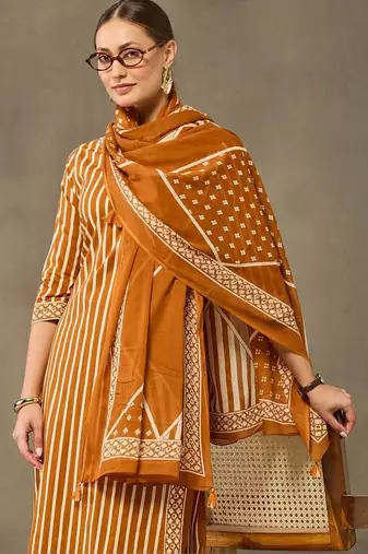 women printed regular cotton kurta with palazzos & with dupatta