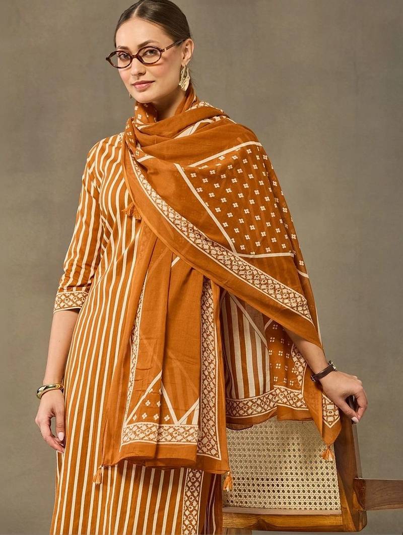 women printed regular cotton kurta with palazzos & with dupatta