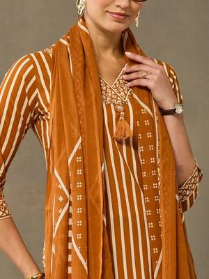 women printed regular cotton kurta with palazzos & with dupatta 7