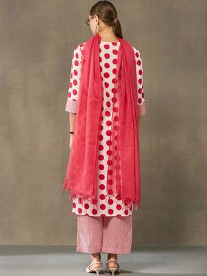 women printed regular cotton kurta with palazzos & with dupatta 3