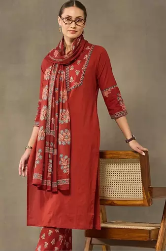 women ethnic motifs printed regular cotton kurta with trousers & with dupatta