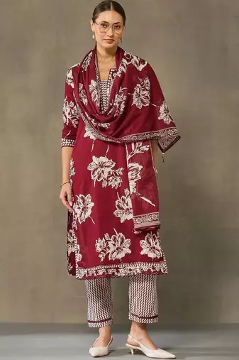 women floral printed regular cotton kurta with trousers & with dupatta