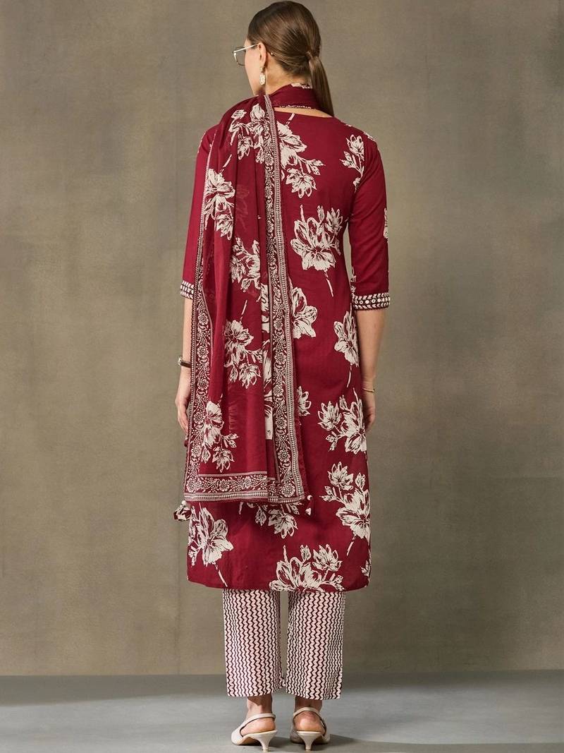 women floral printed regular cotton kurta with trousers & with dupatta