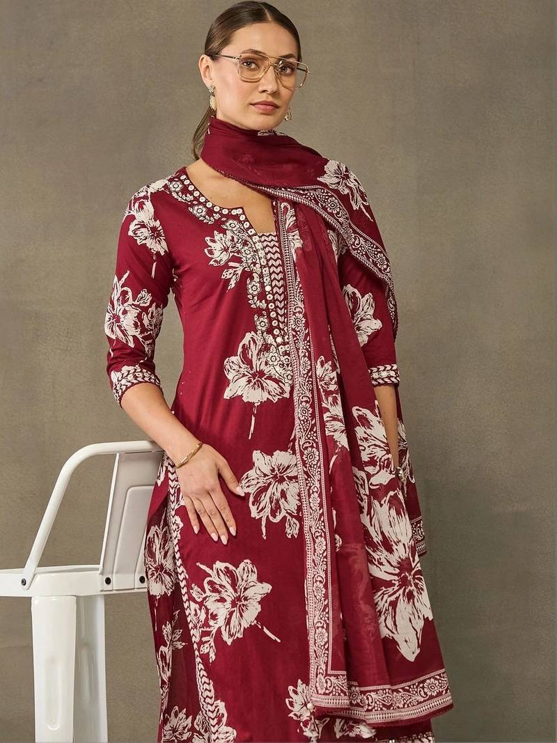 women floral printed regular cotton kurta with trousers & with dupatta